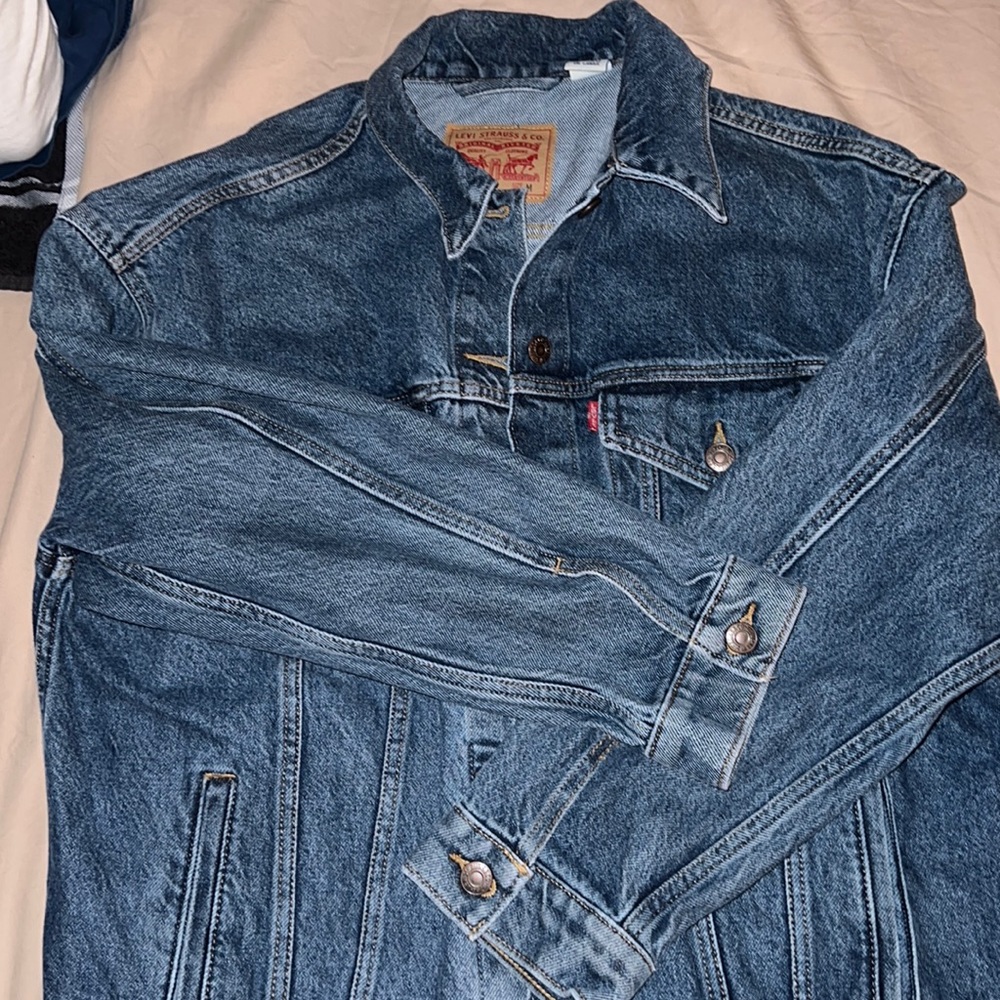Blue Levi’s true jean jacket